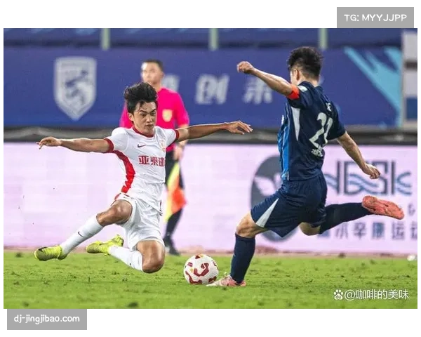 玄智健国青后卫加盟新鹏城 年轻中卫展现潜力